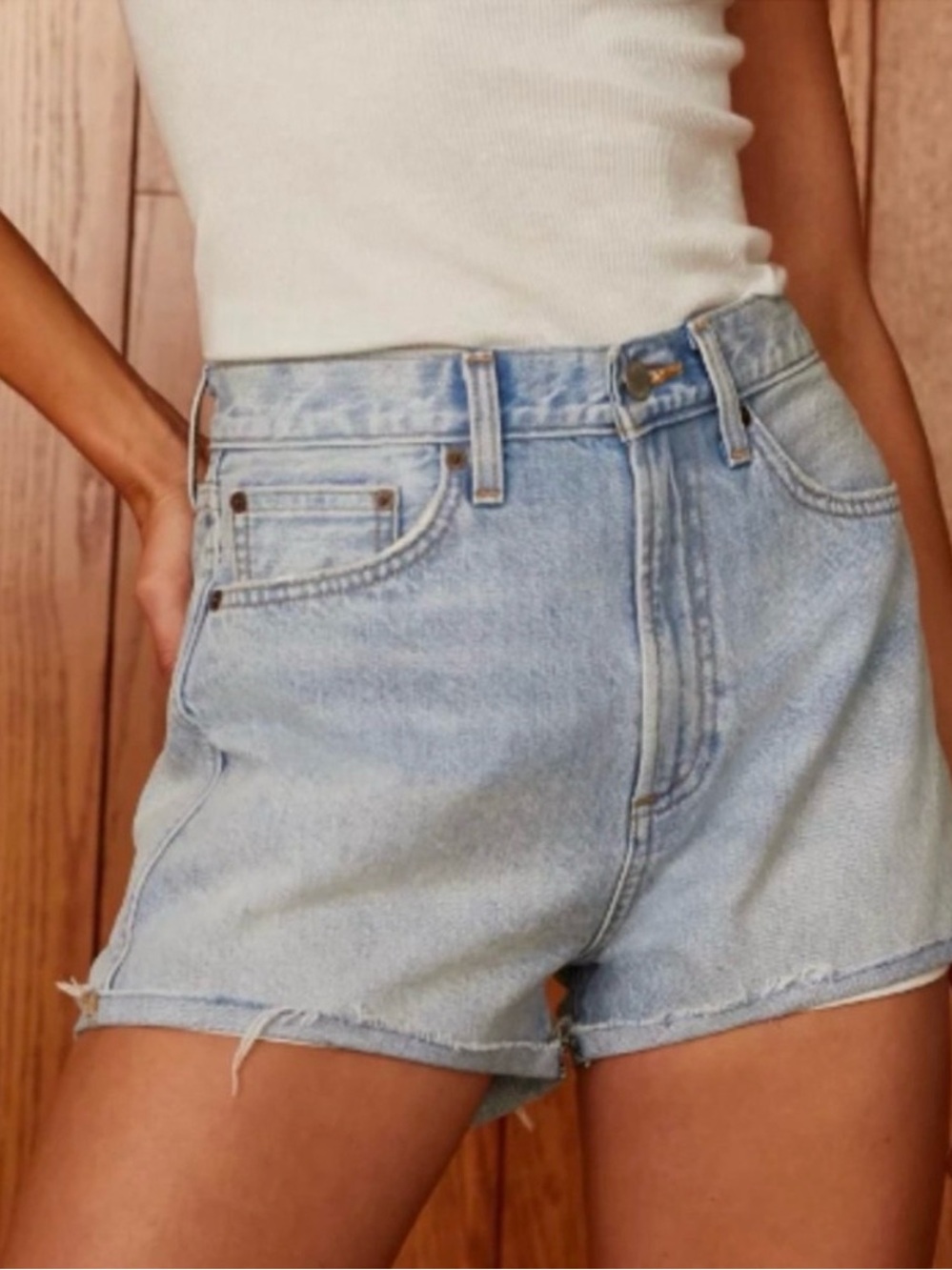 Aritzia Denim Forum The Farrah Shorts The Cheeky cut off Size 30